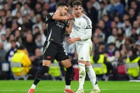 九游体育app包含冲刺阶段阿森纳备战欧冠；临场应变细节曝光；话题不断；轮换策略成焦点的词条