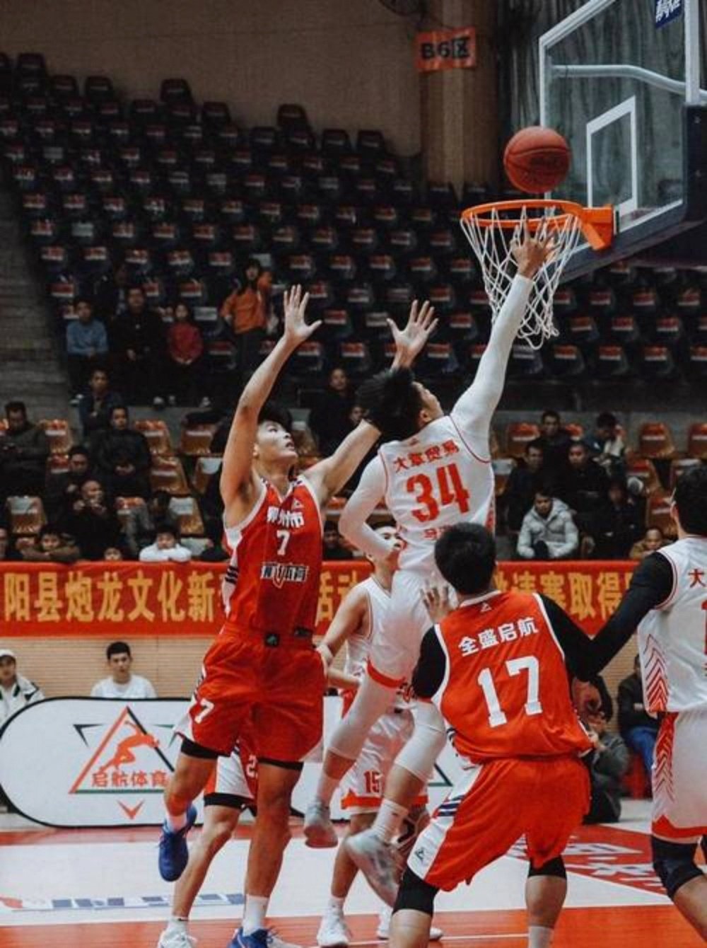 巴塞罗那迎CBA季后赛关键赛，赛后防线松动，球迷炸锅，球队文化再被提及的简单介绍